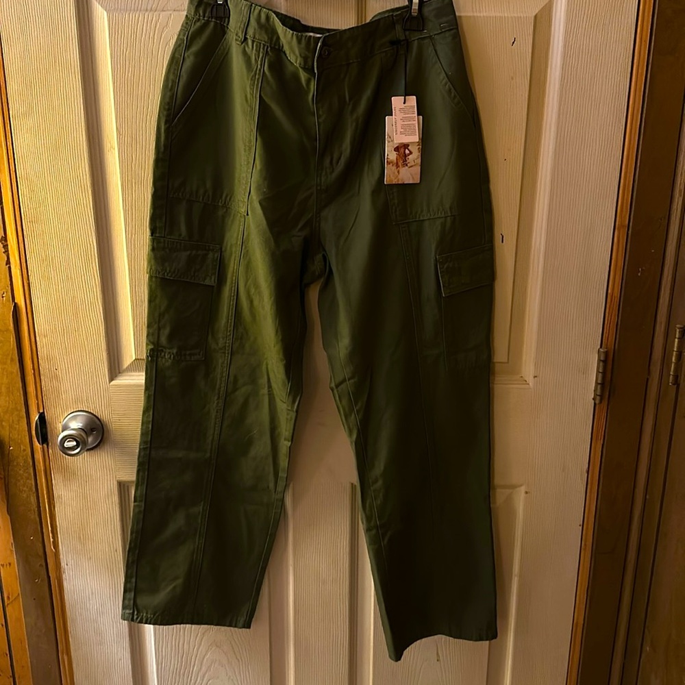 Sincerely Jules Cargo Green Pants. 13/31 - Picture 3 of 4